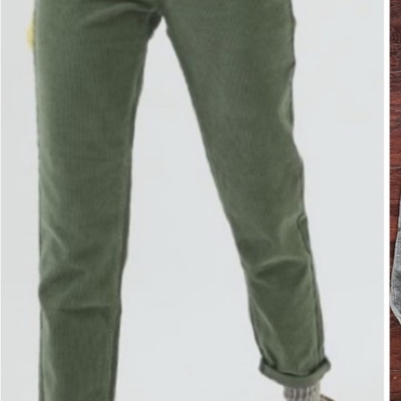 Urban Outfitters BDG Mom High-Rise Corduroy Pants - Picture 2 of 11